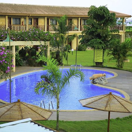 Hotel Sol Beni Абиджан Екстериор снимка